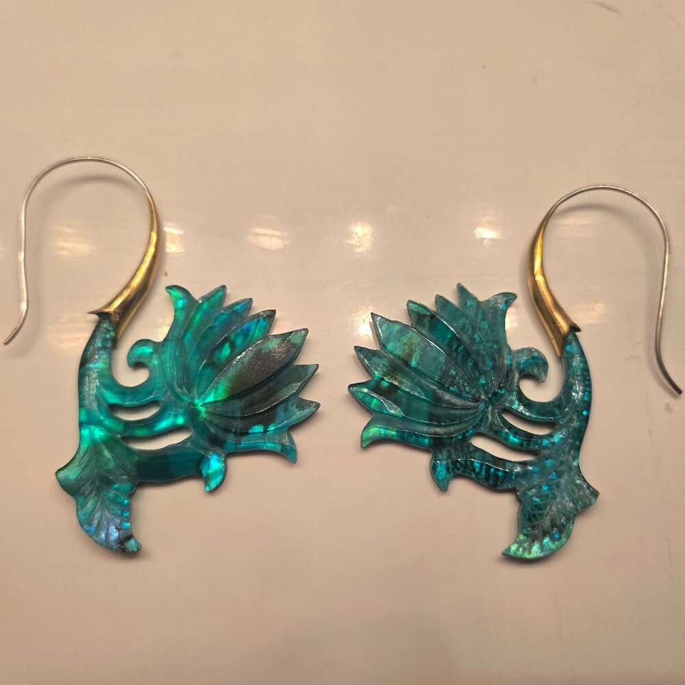 Abalone sea shell lotus flower earrings - Picture 10 of 15